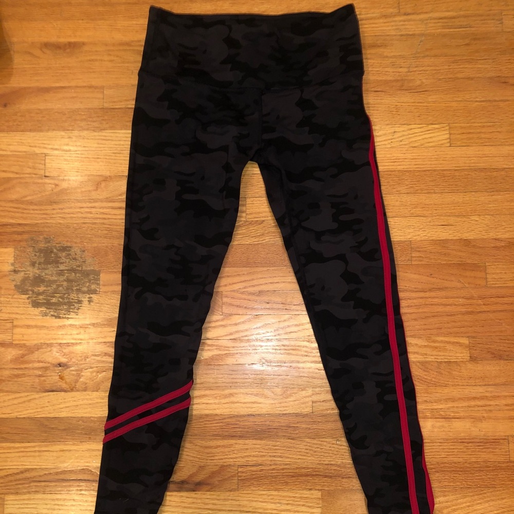 Black Camo leggings with red stripe. Vimmia